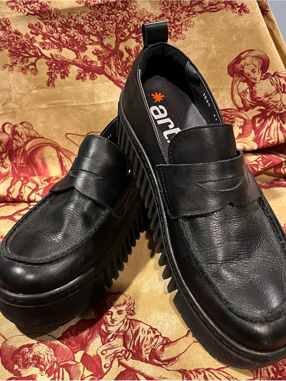 ART  Black Leather Lug Sole Penny Loafers 10